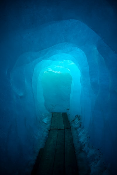 冰隧道
